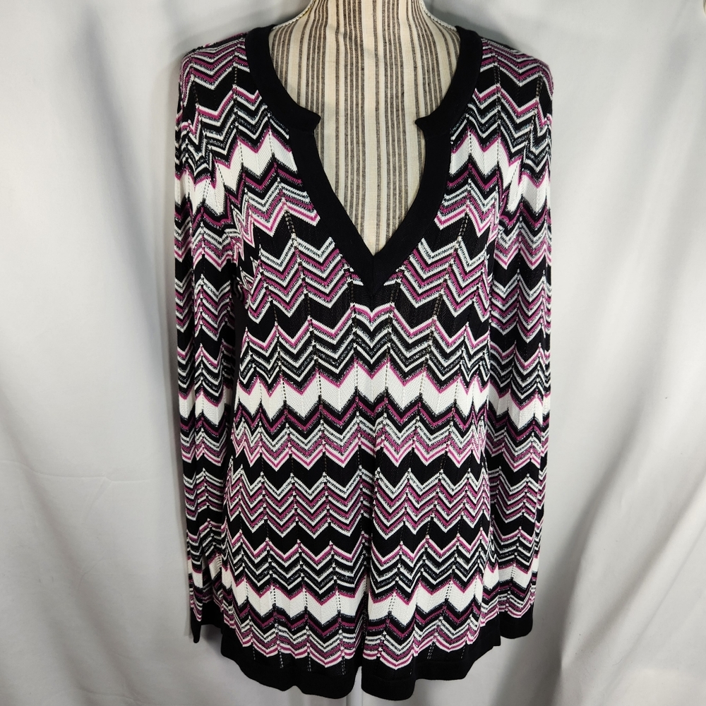 Charter Club NWOT Black White Pink Sparkly Chevron Pattern V Neck Sweater Large